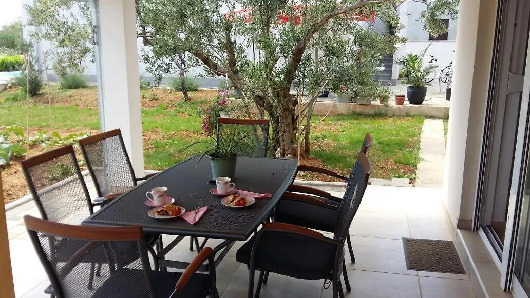 Family Holiday Home Turanj